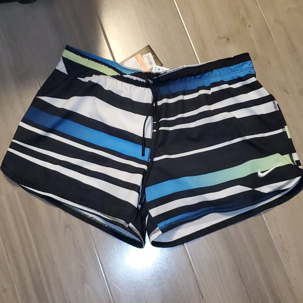 Nike dri fit shorts L